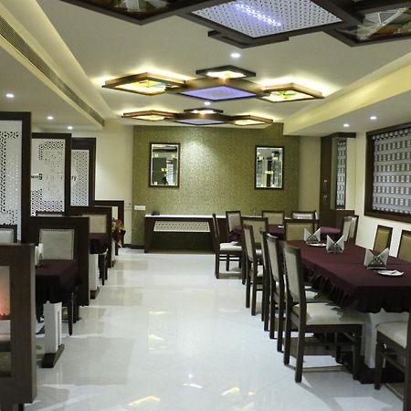Phagwāra Hotel Ashish Continental מראה חיצוני תמונה