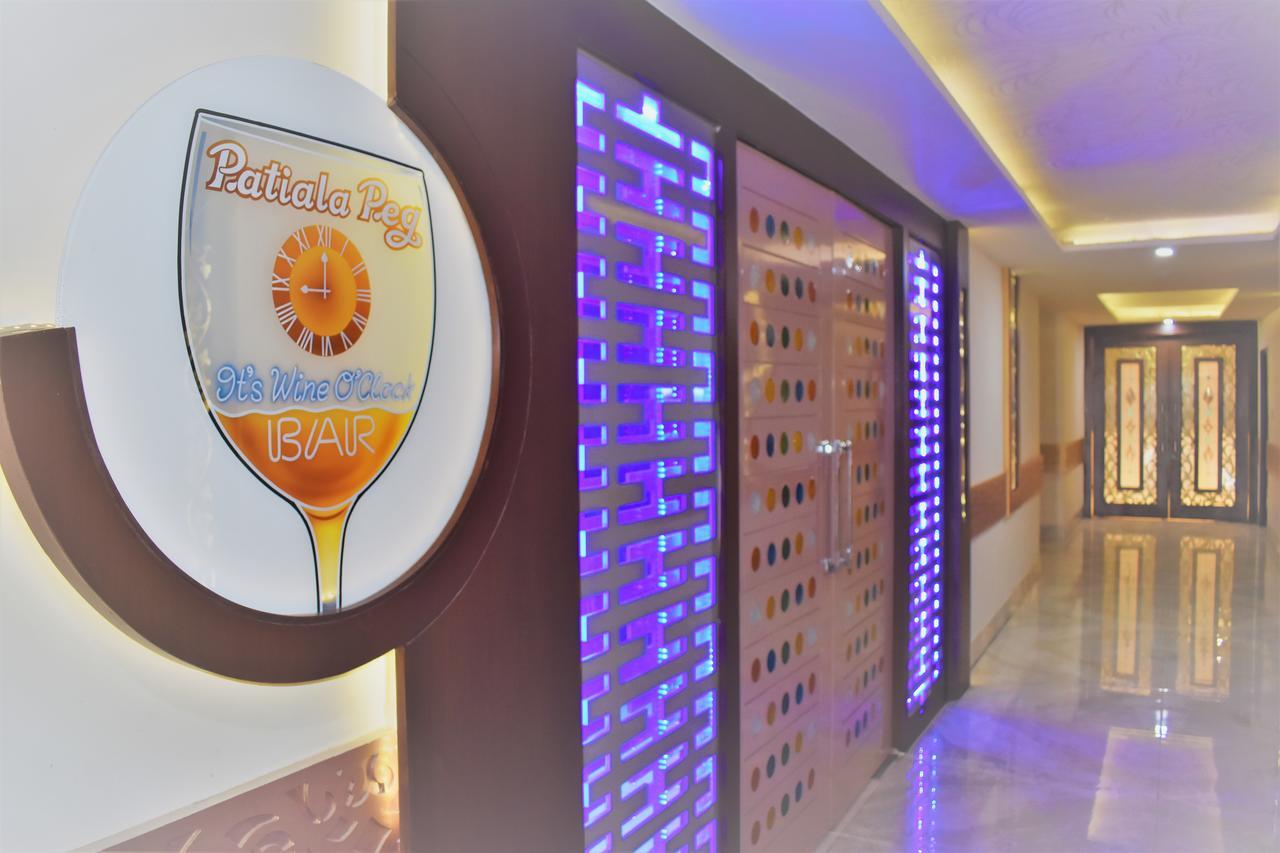 Phagwāra Hotel Ashish Continental מראה חיצוני תמונה