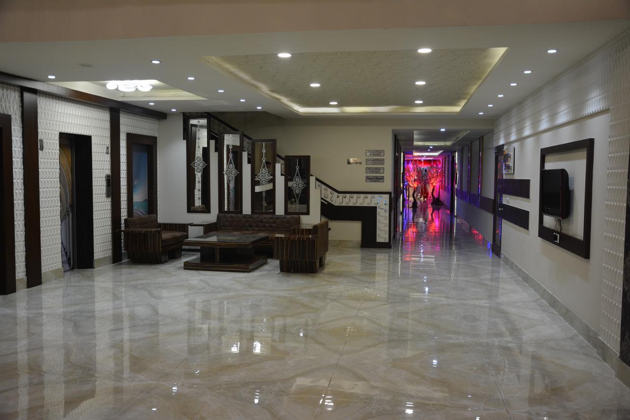 Phagwāra Hotel Ashish Continental מראה חיצוני תמונה